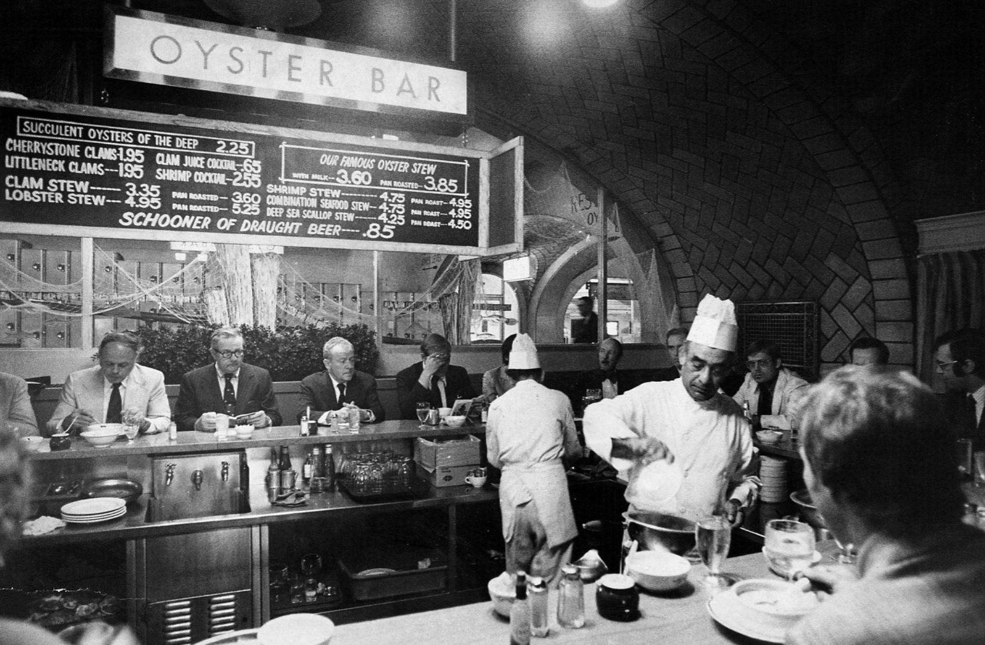 grand central oyster bar 1950s - Oyster Bar Our Enous Dister Stew 13.60 3.85 Succulent Oysters Of The Deep 2251 Cherrystone Clans 1.95 Glam Juce C65 Uttleneck Clams195 Shrimp Coc255 Smp Stew Clam Stew3.35360 Comination Sea Lobster Stew4.95 5.25 Ep Sea Sca