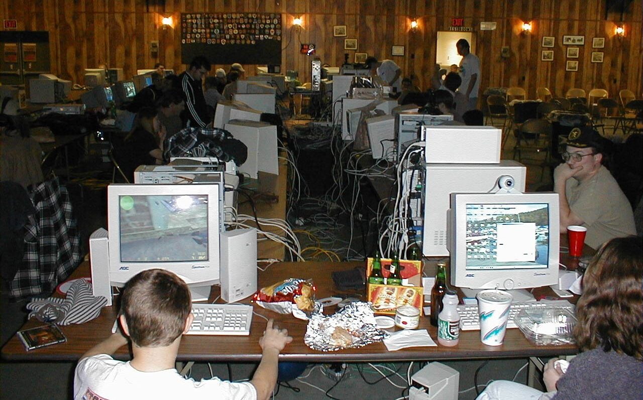 30 Pictures of LAN Parties You Can Smell