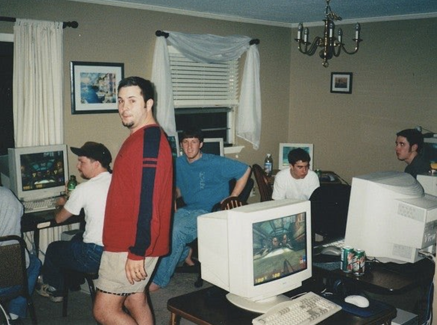 30 Pictures of LAN Parties You Can Smell