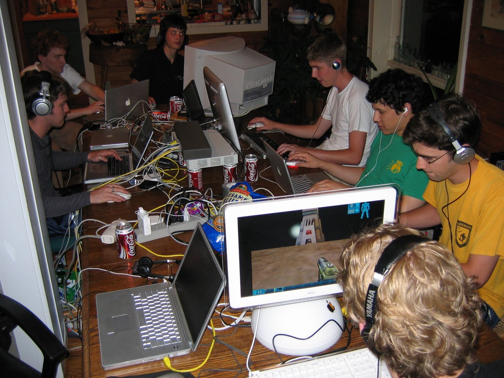 30 Pictures of LAN Parties You Can Smell