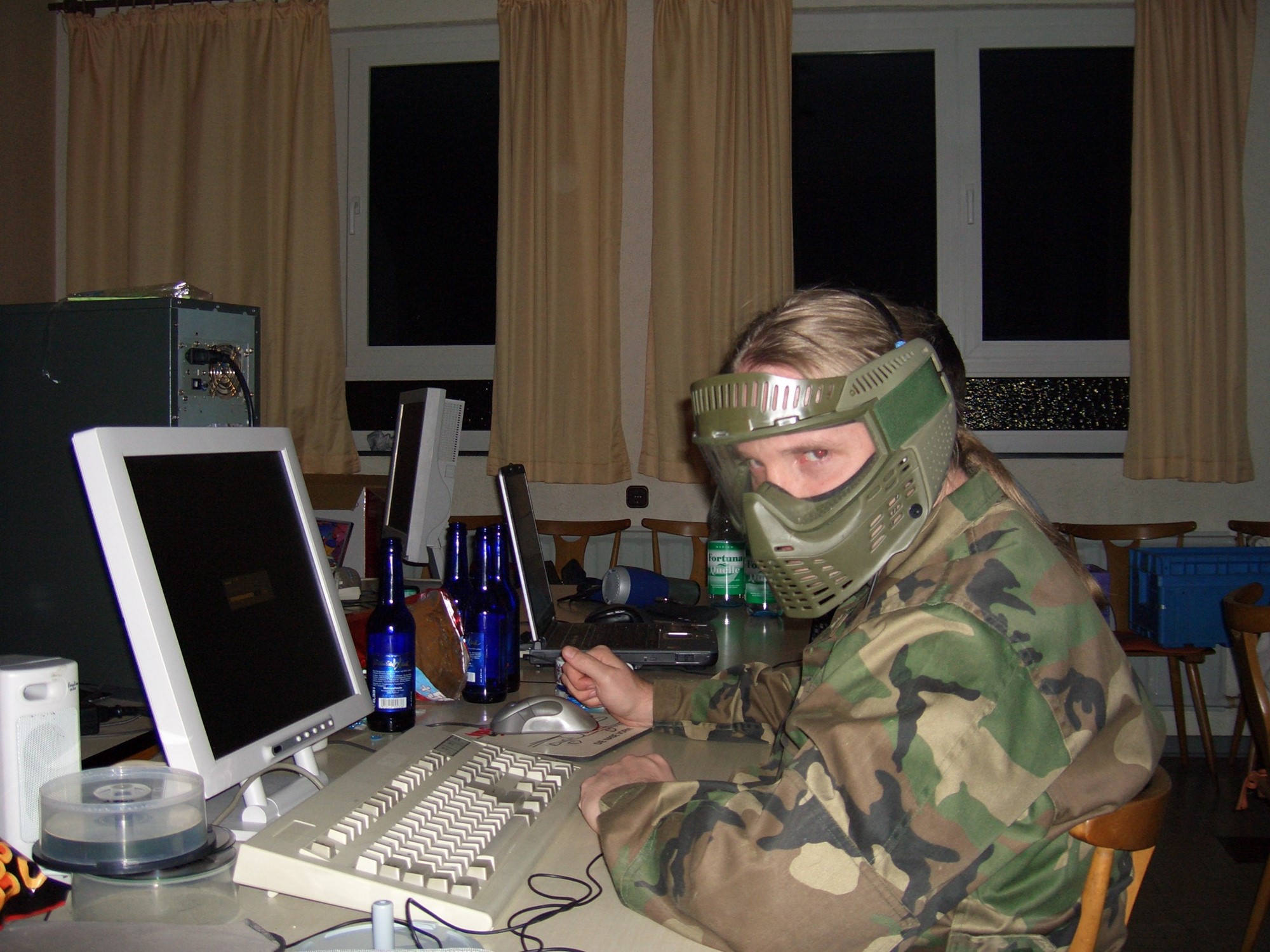 30 Pictures of LAN Parties You Can Smell