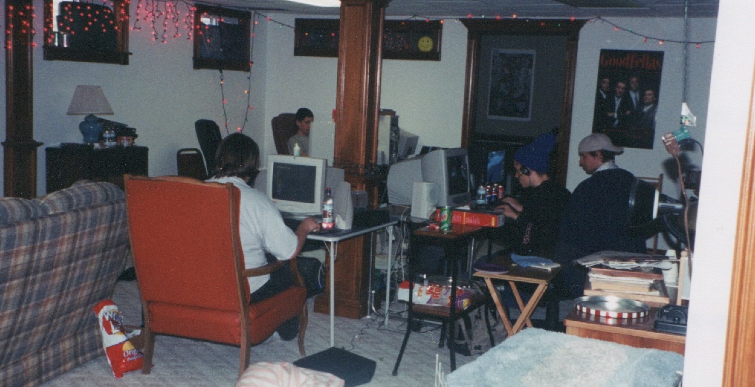 30 Pictures of LAN Parties You Can Smell