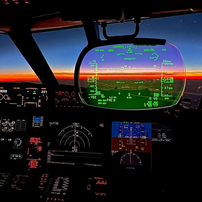 Chasing the horizon in this airplane looks like a futuristic flight simulator.