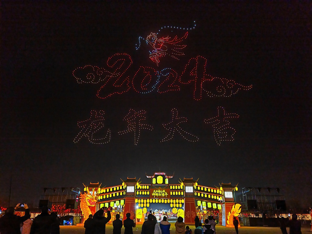 33 Pics of China’s New Year Celebrations Putting Us to Shame