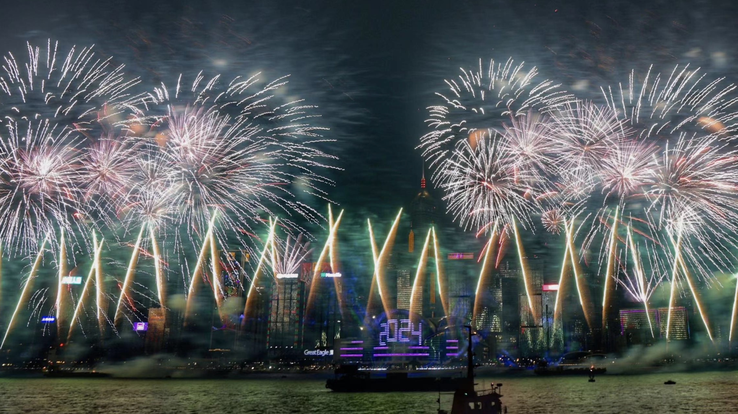 33 Pics of China’s New Year Celebrations Putting Us to Shame