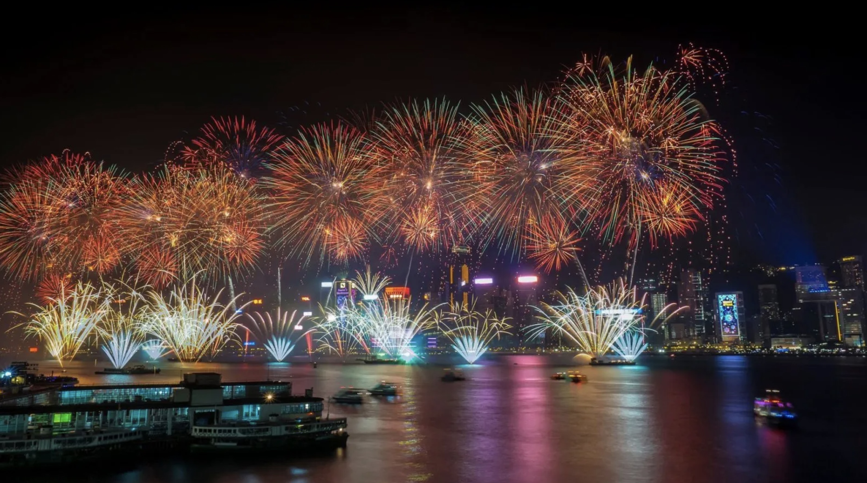 33 Pics of China’s New Year Celebrations Putting Us to Shame