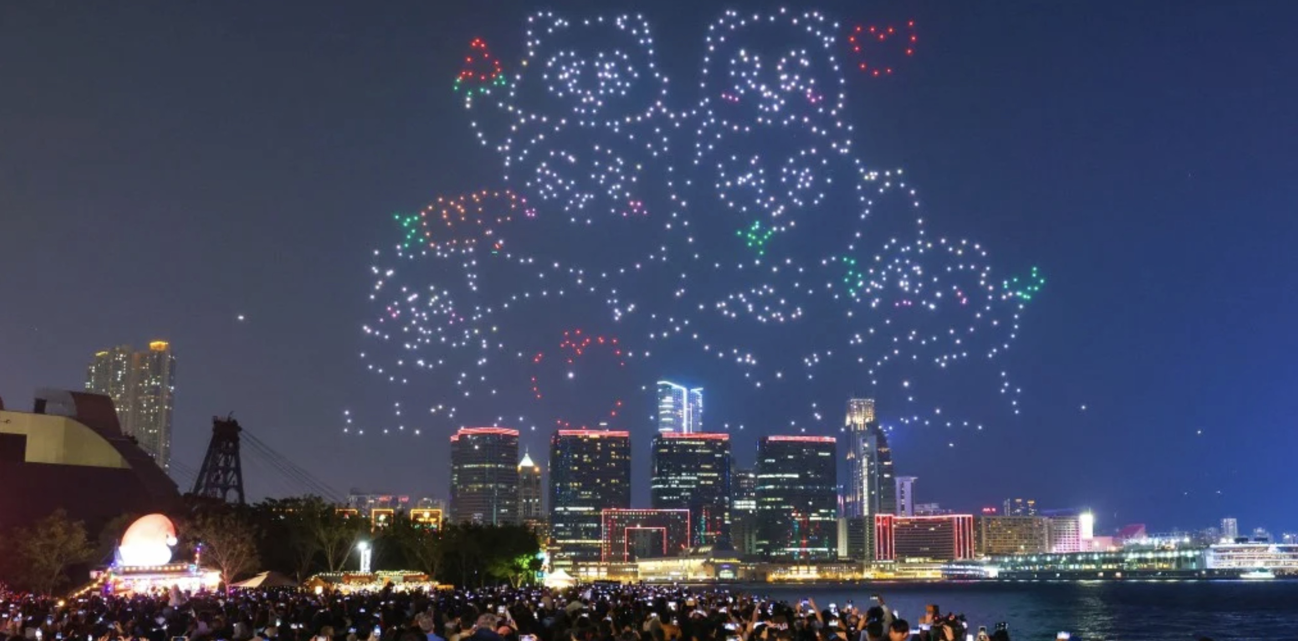 33 Pics of China’s New Year Celebrations Putting Us to Shame