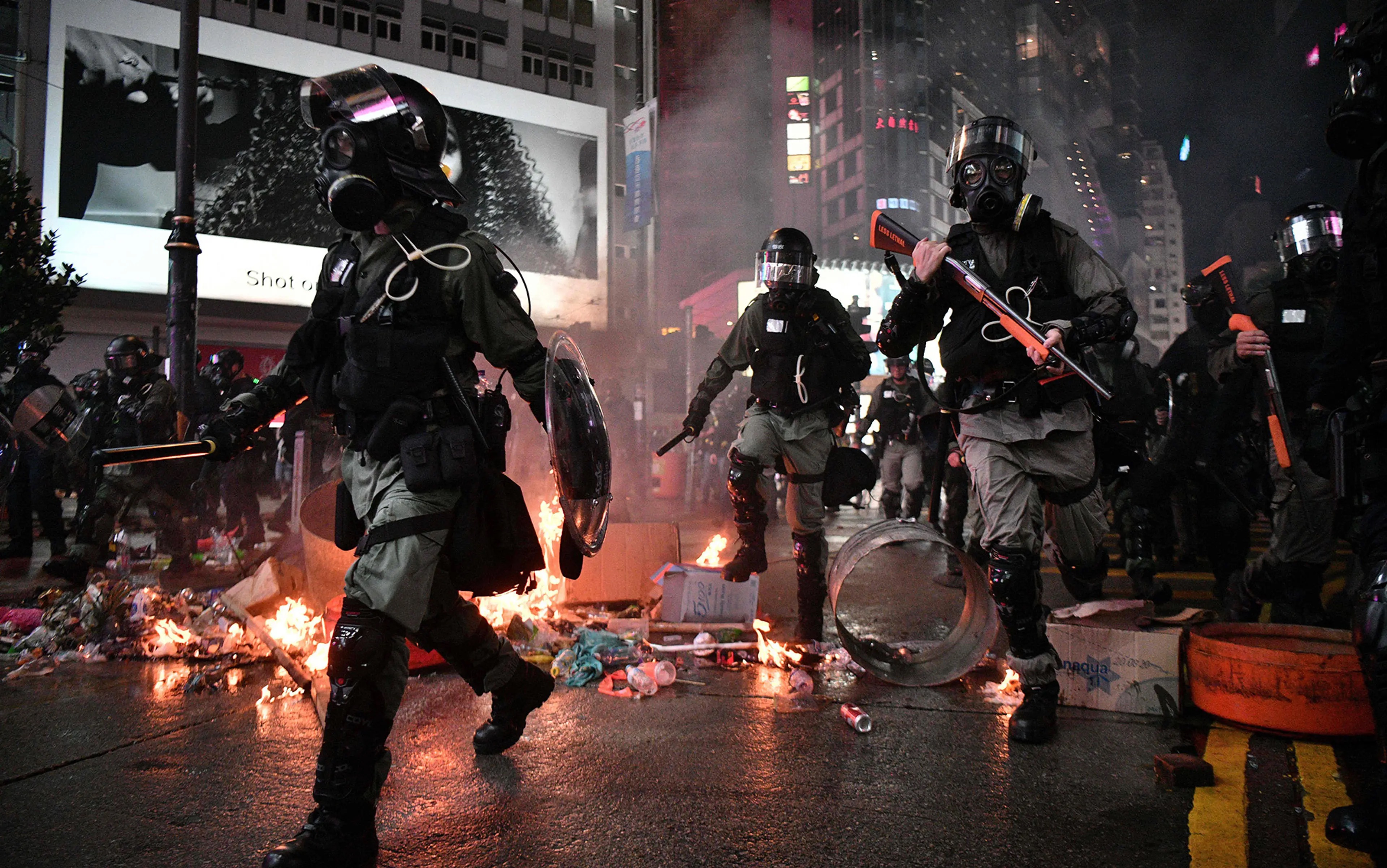 19 Riot Photos That Would Make Great Paintings 