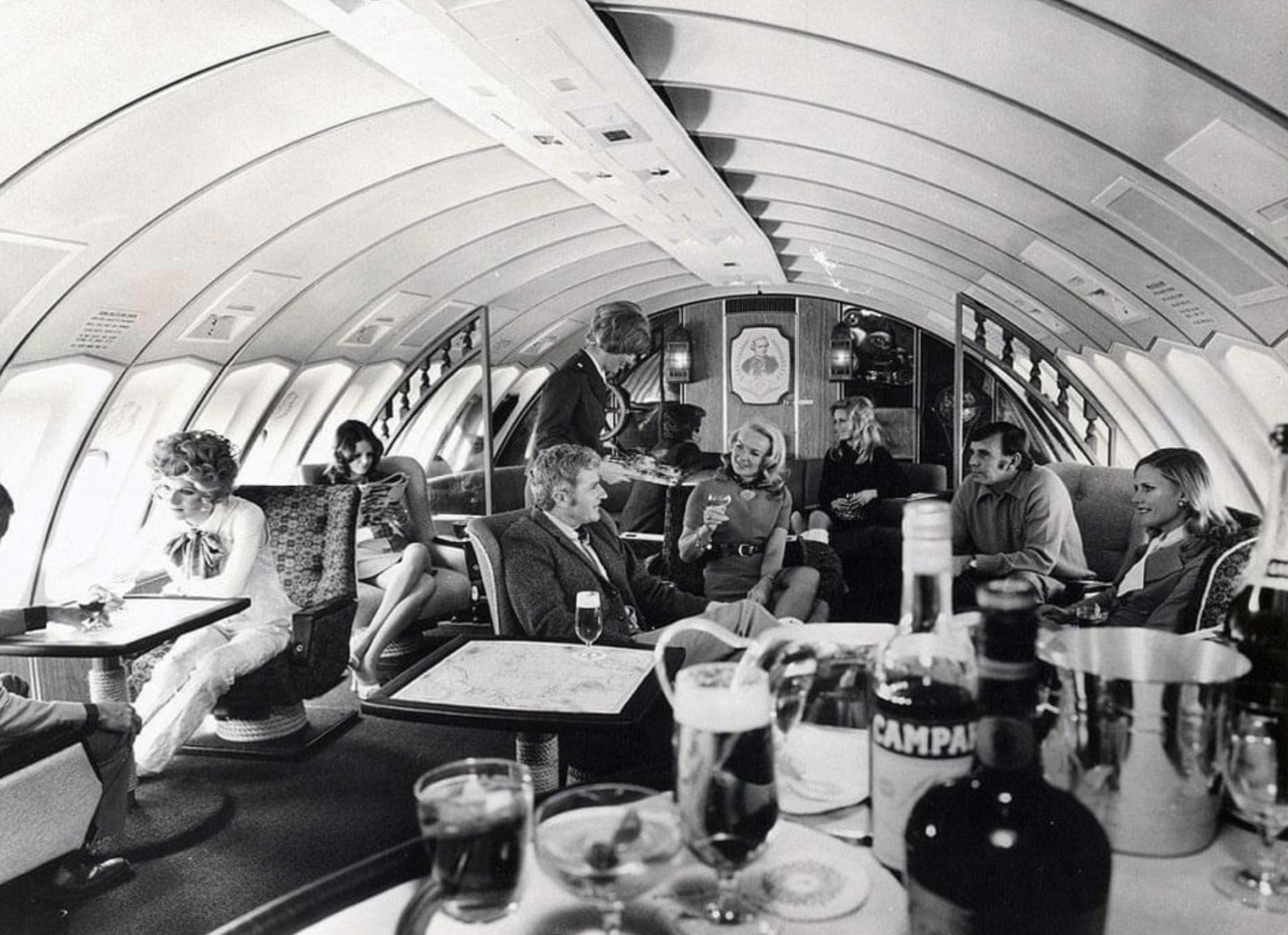 upper deck boeing 747 interior