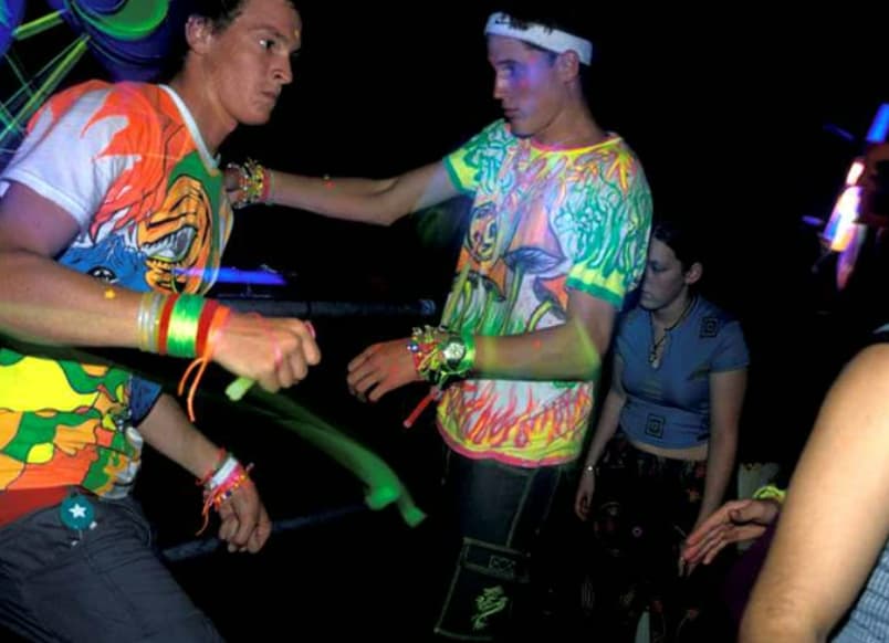 10 Stroboscopic Pics of the '90s Rave World | eBaum's World