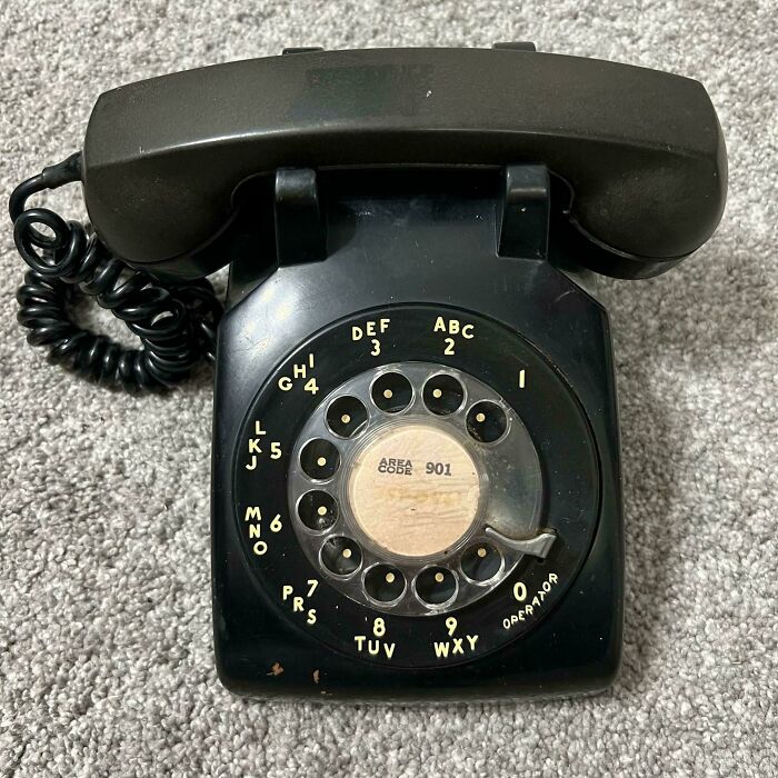 25 Nostalgic Items From The Past That Made People Realize They're Old