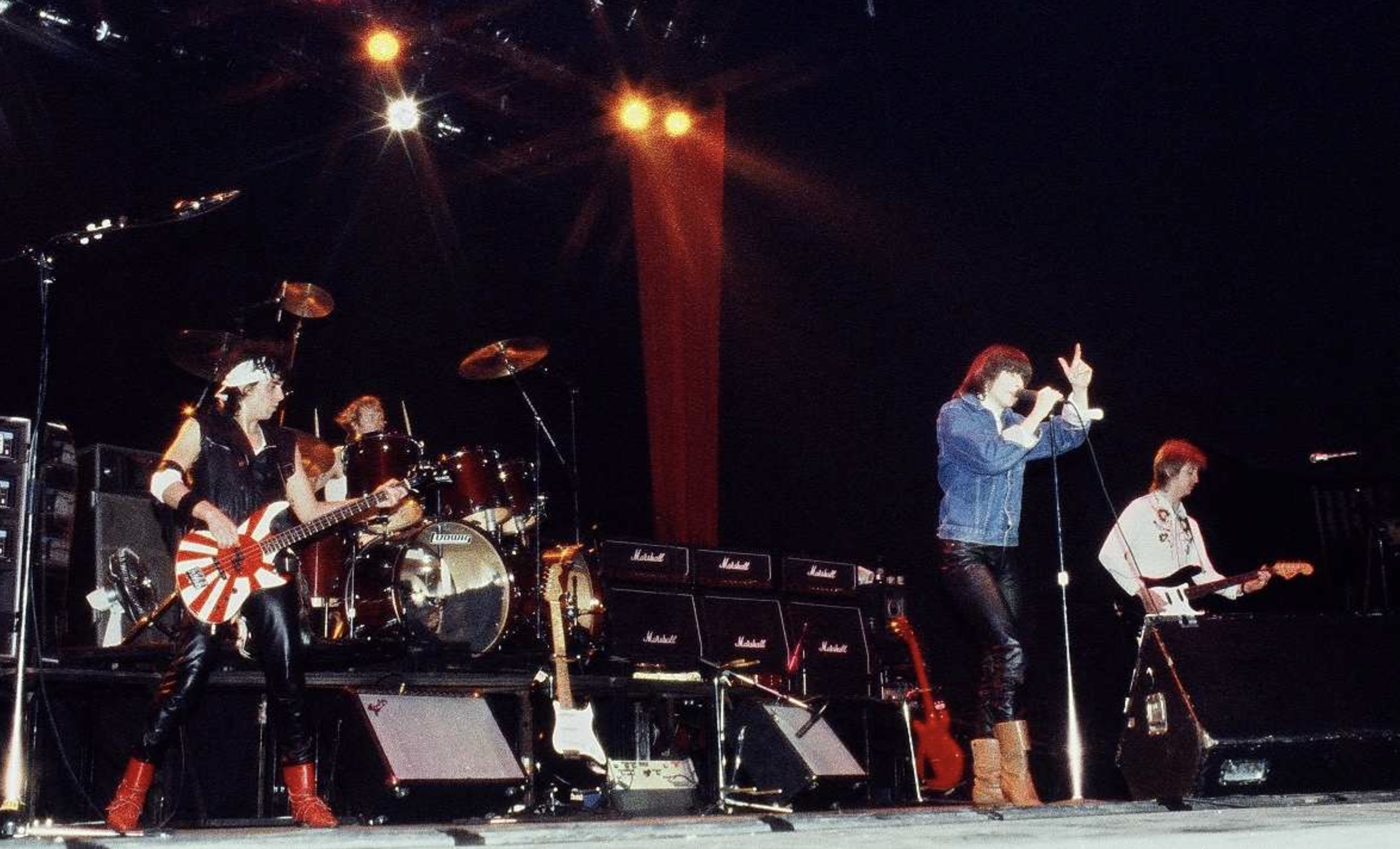 19 Pics Remembering The Pretenders, The Band That Gave Us Chrissie Hynde