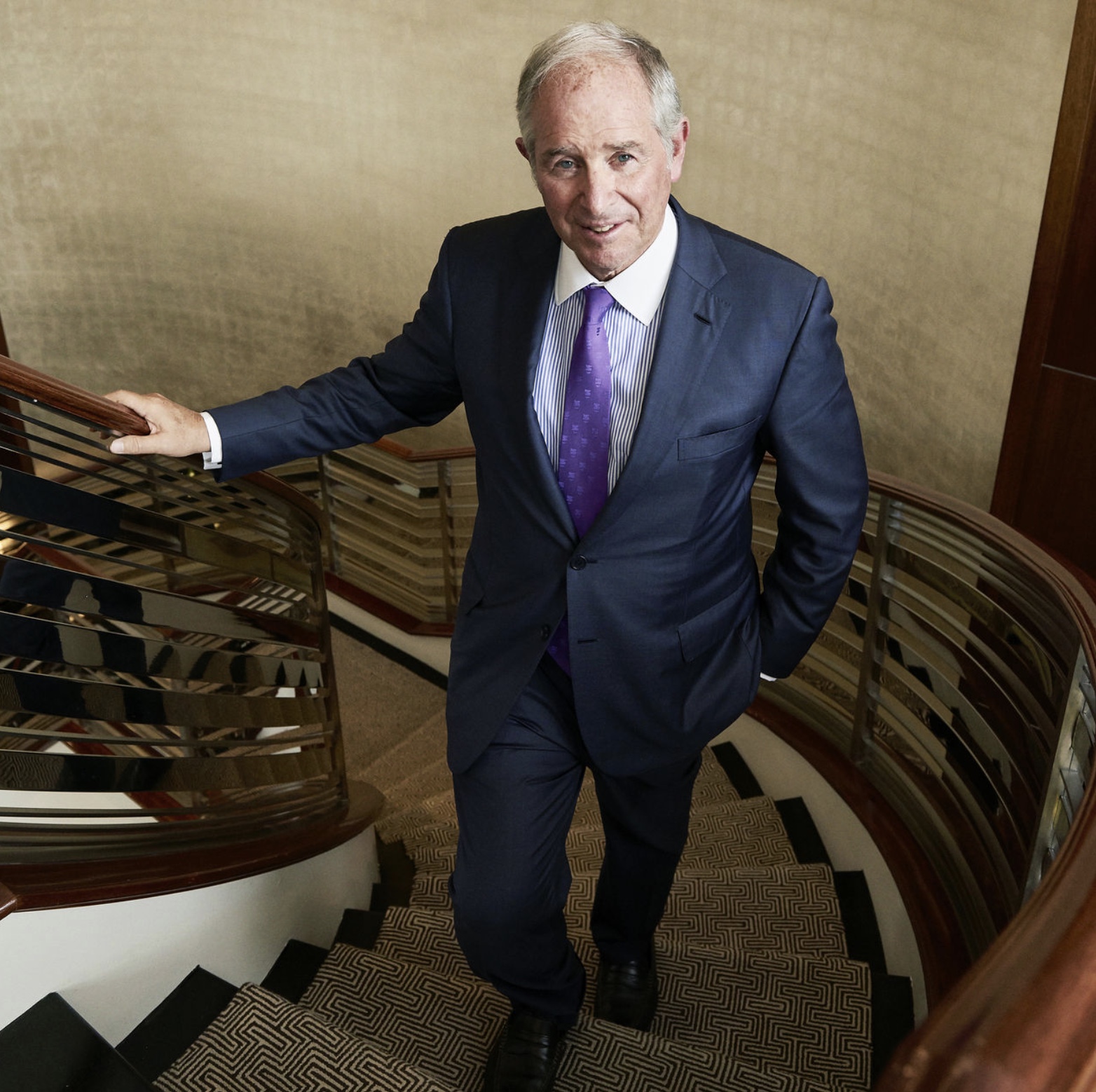 Stephen Schwarzman, the CEO of private equity powerhouse Blackstone Group, is worth more than $40 billion. He manages this immense business burden using a Nokia 6350, a flip phone from 2009.