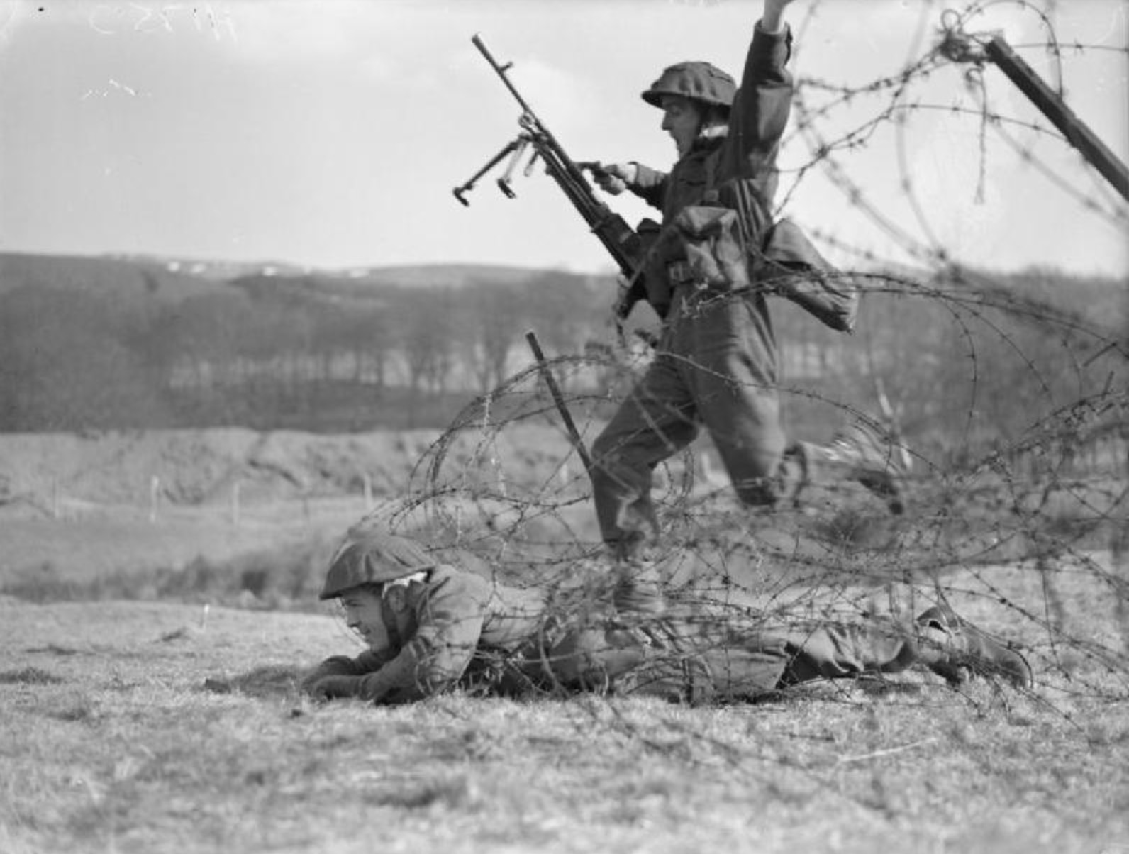 20 Photos Inside Life As A World War II Commando | eBaum's World