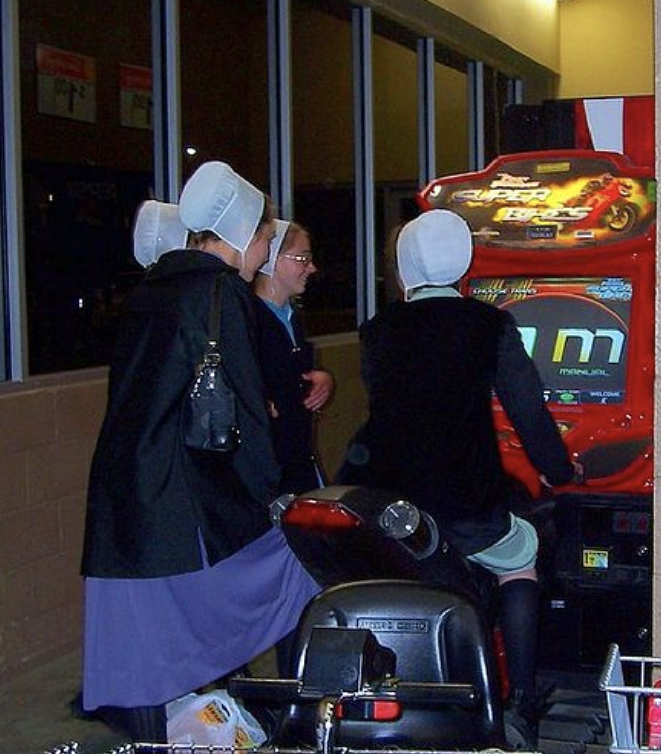 21 Out-Of-Place Amish People