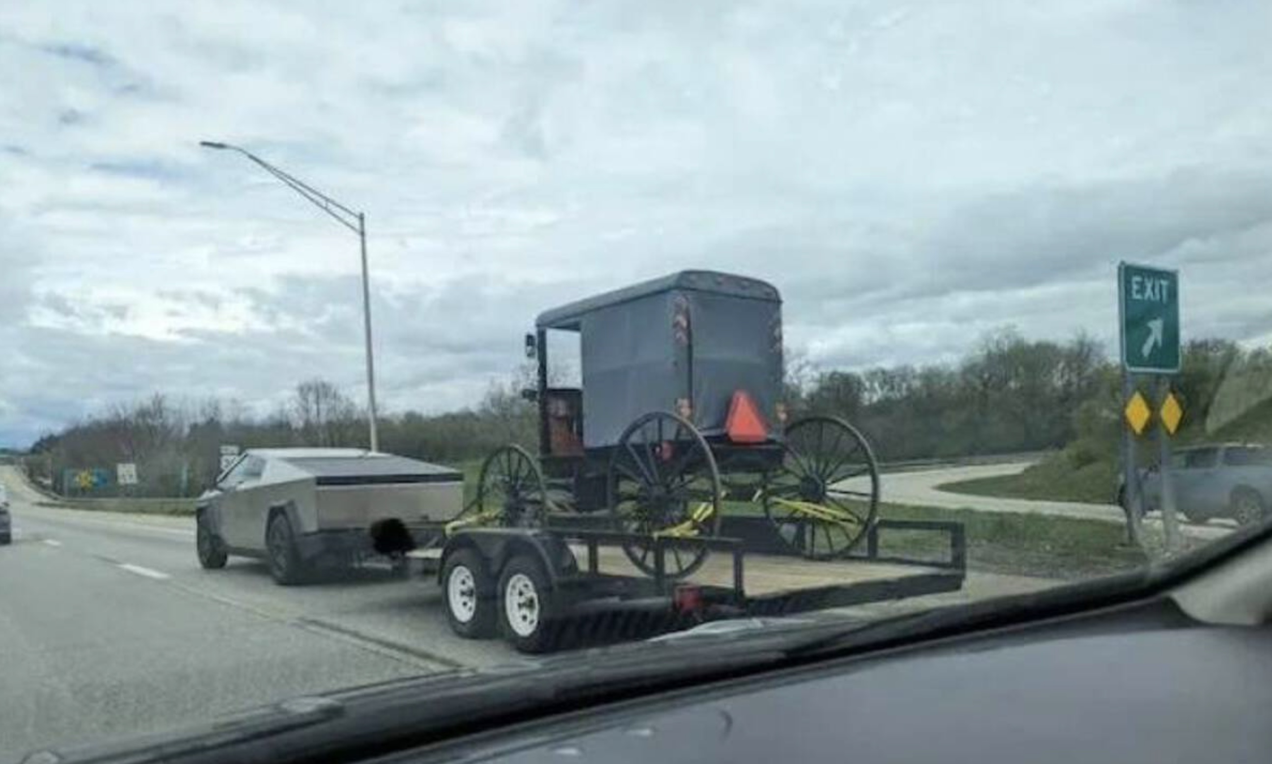 21 Out-Of-Place Amish People