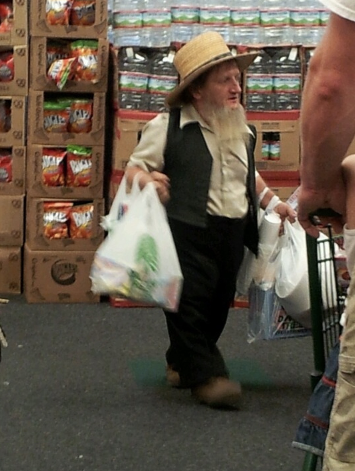 21 Out-Of-Place Amish People