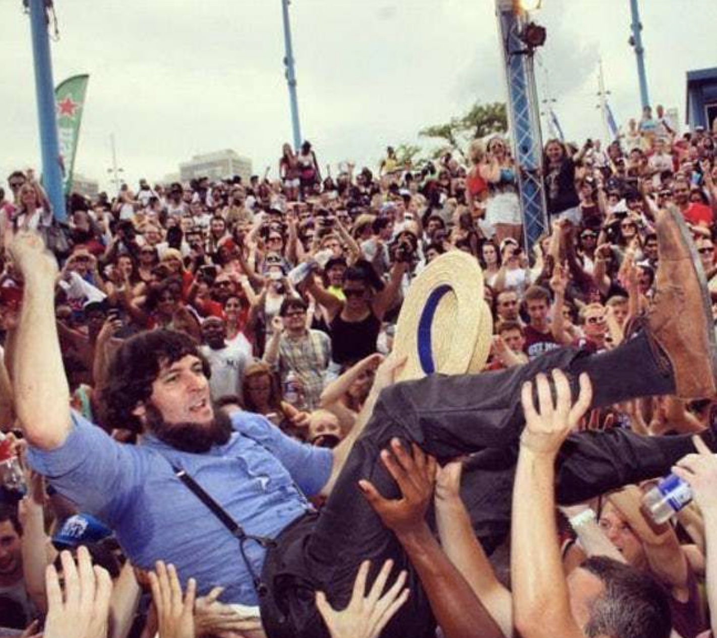 21 Out-Of-Place Amish People