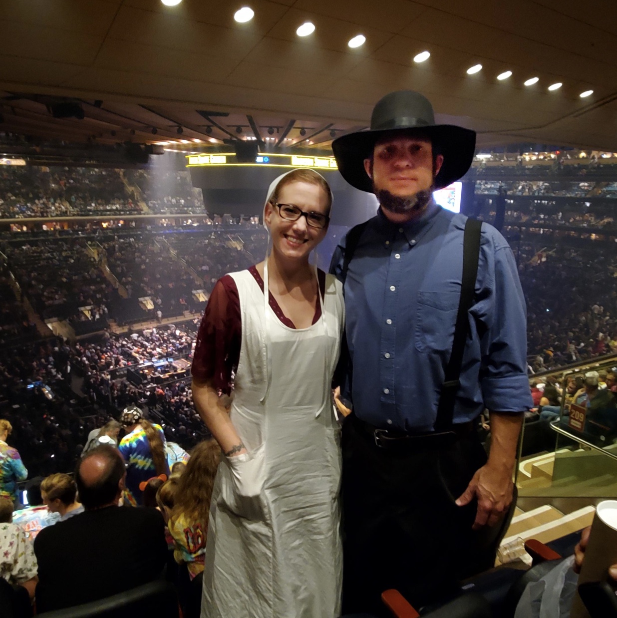 21 Out-Of-Place Amish People