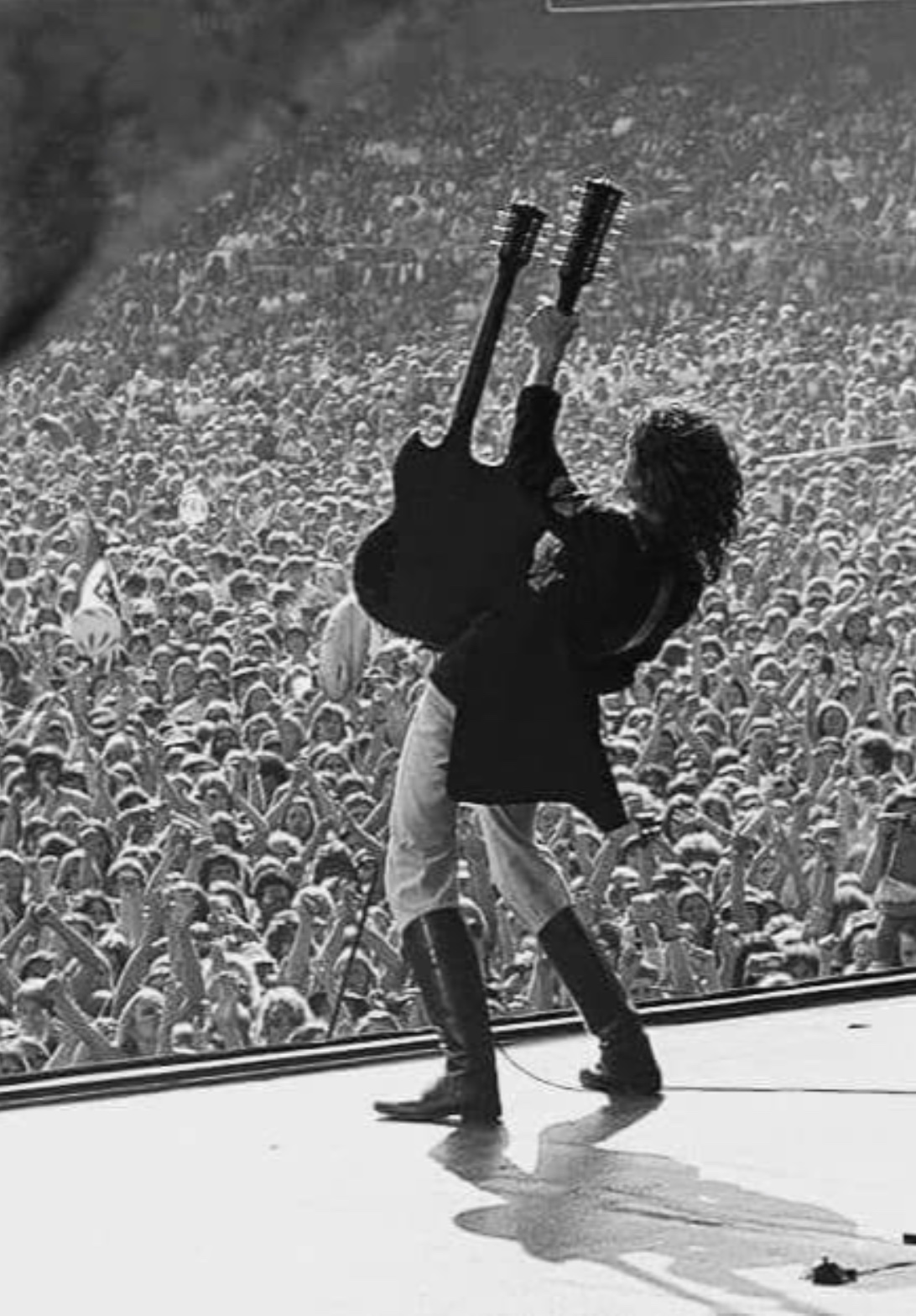 25 1970s Photos of Led Zeppelin in Their Prime