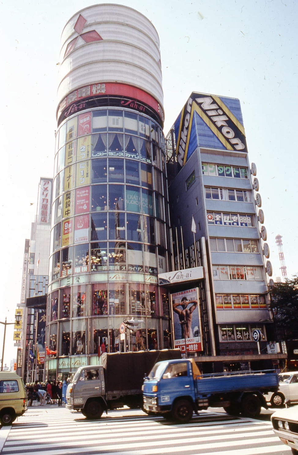 24 Photos of What Life Was Like in 1980s Japan