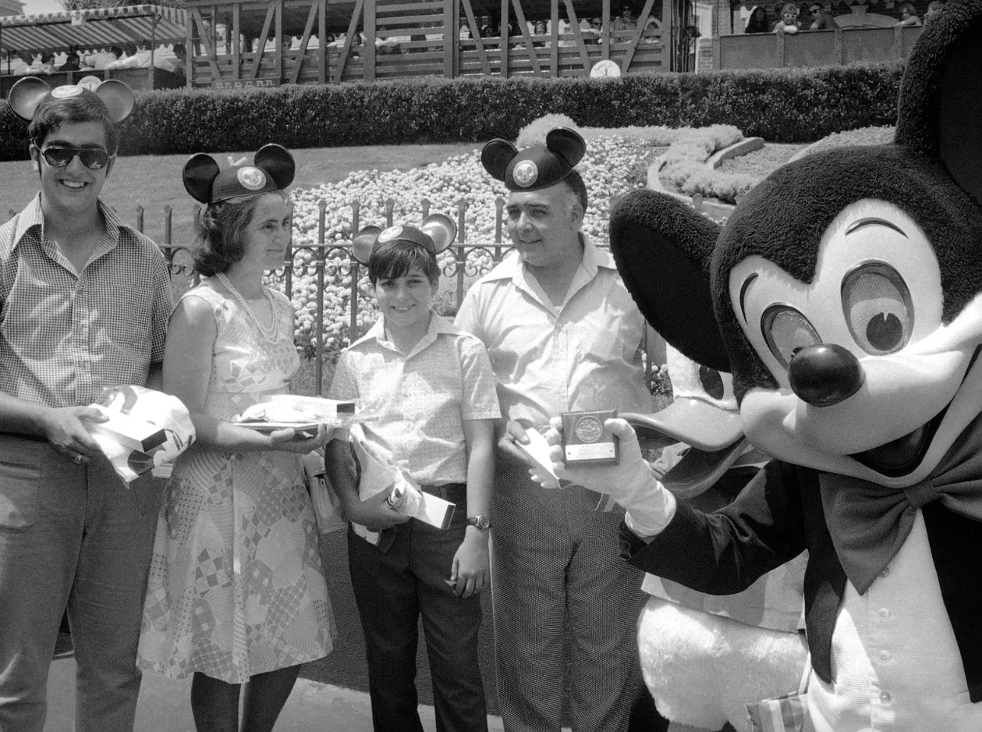 24 Photos of People Loving Life in the 70s