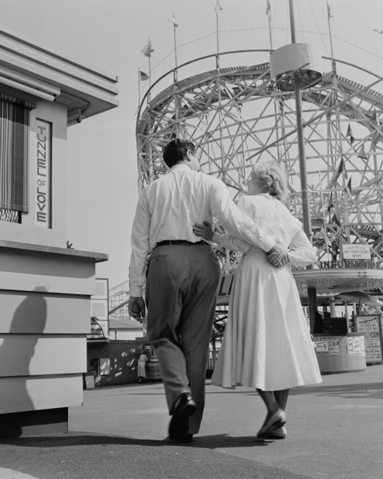 24 Vintage Photos of Early Amusement Parks