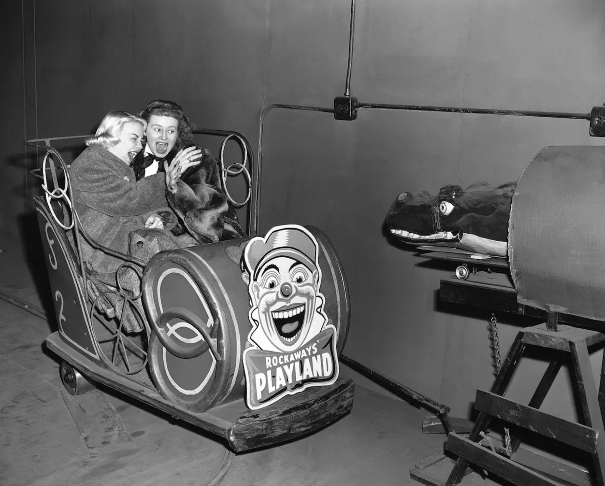 24 Vintage Photos of Early Amusement Parks