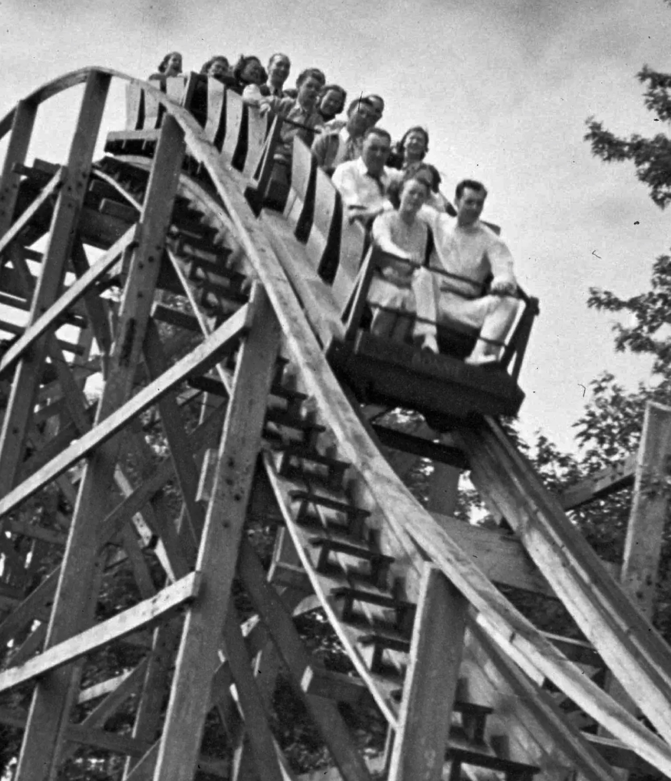 24 Vintage Photos of Early Amusement Parks