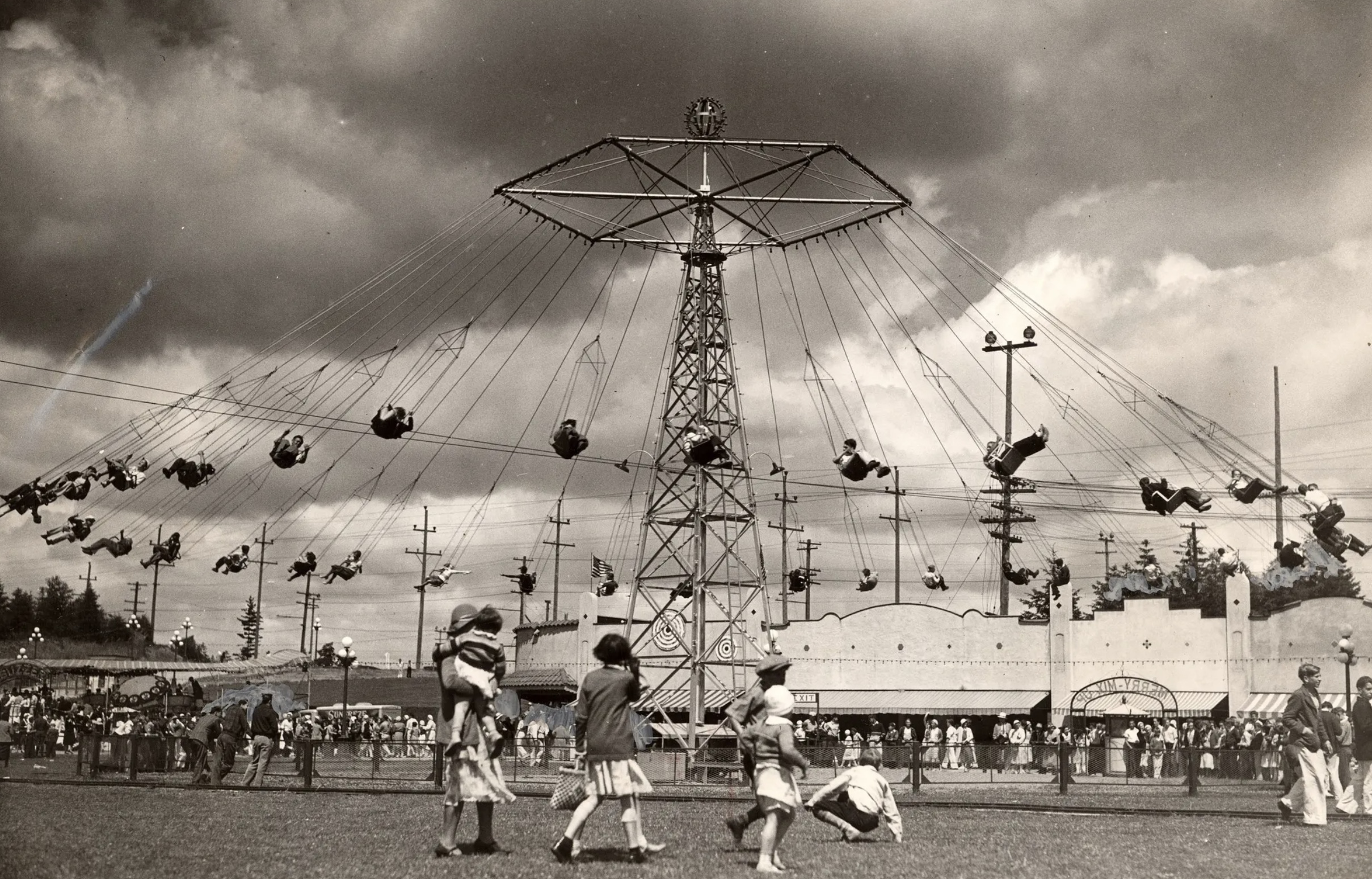 24 Vintage Photos of Early Amusement Parks