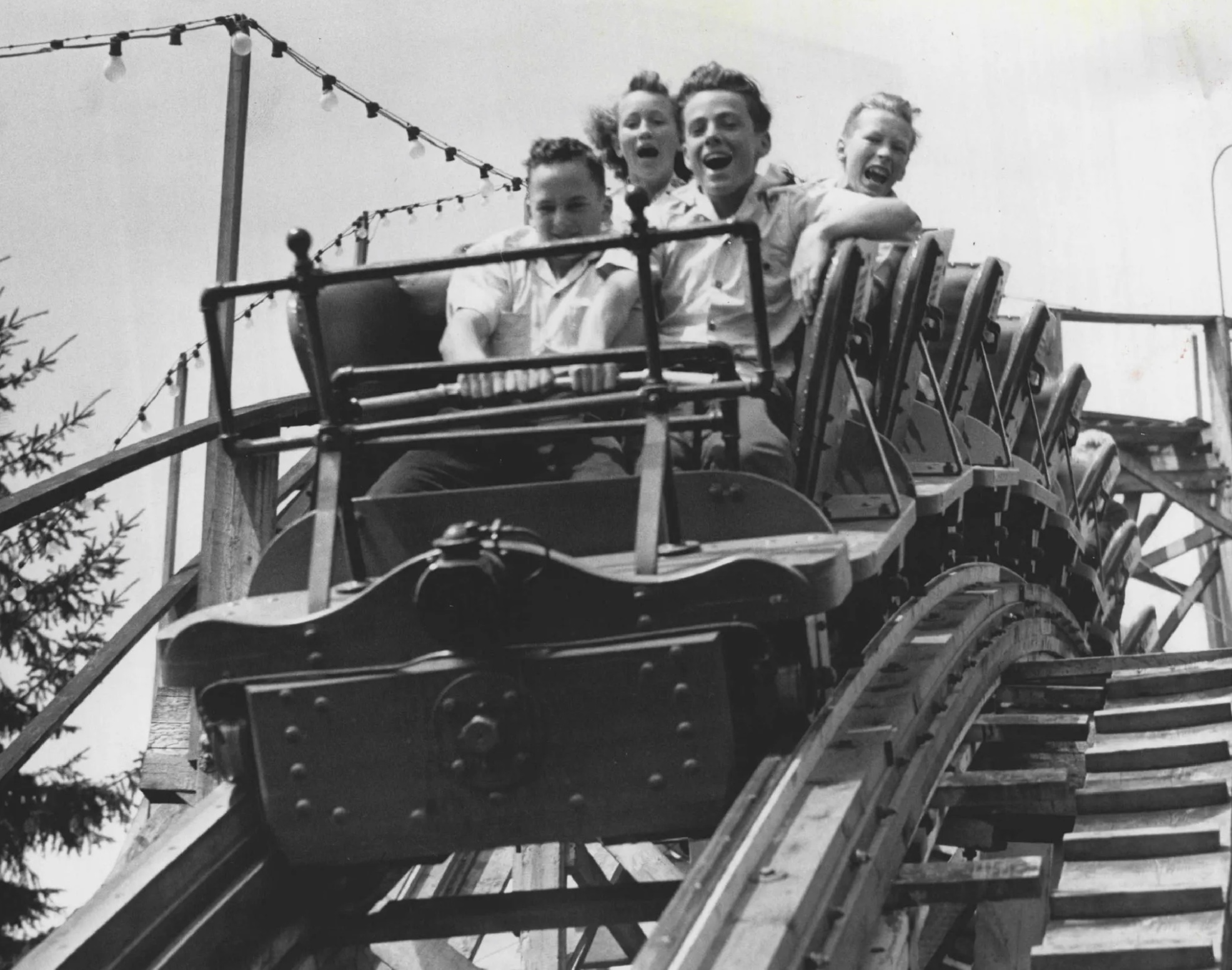 24 Vintage Photos of Early Amusement Parks