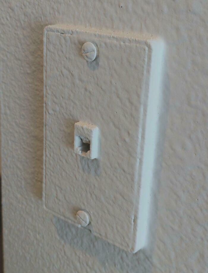 23 Infuriating Examples of 'The Landlord Special'