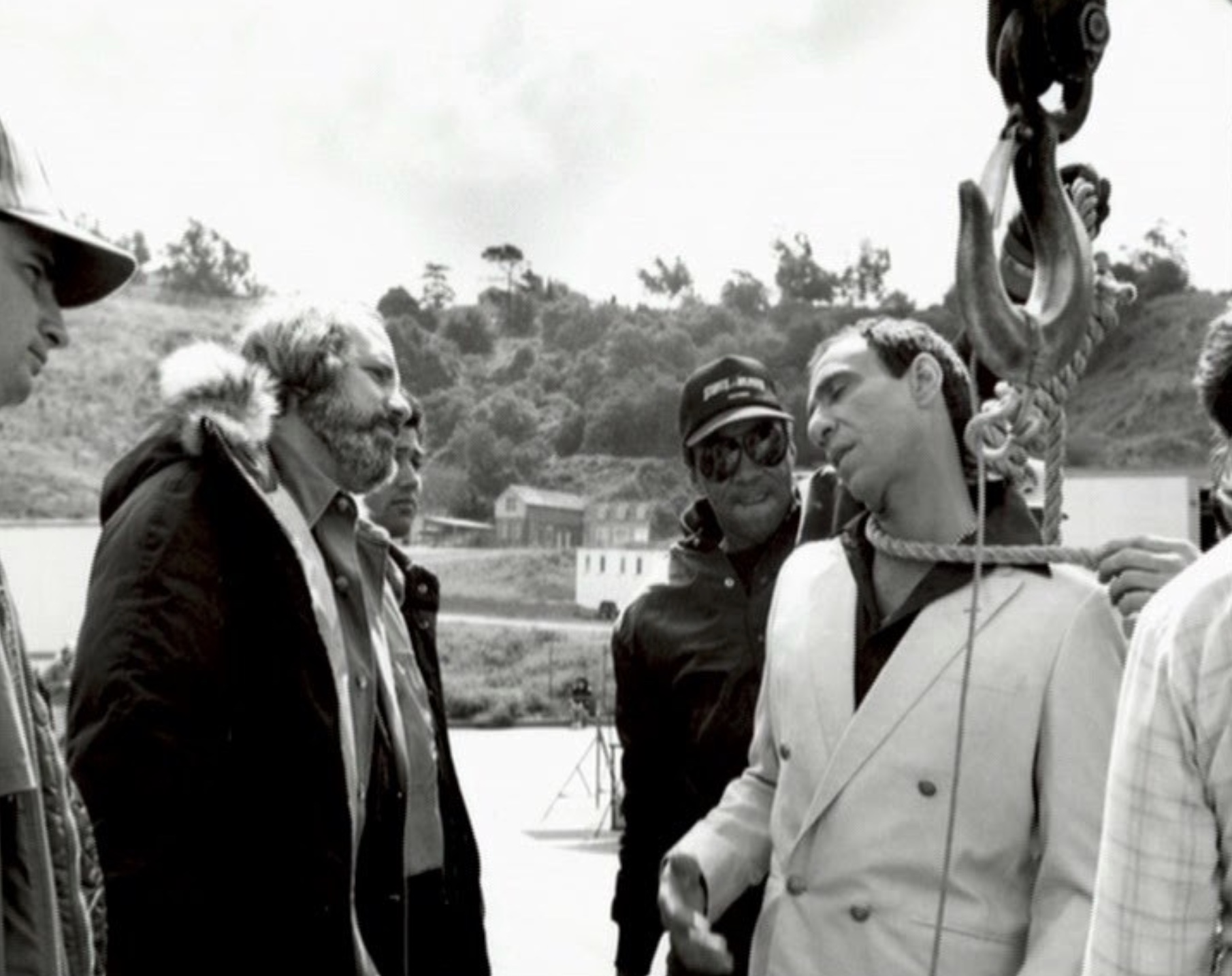 22 Behind-the-Scene Pics of Classic '80s Crime Flicks