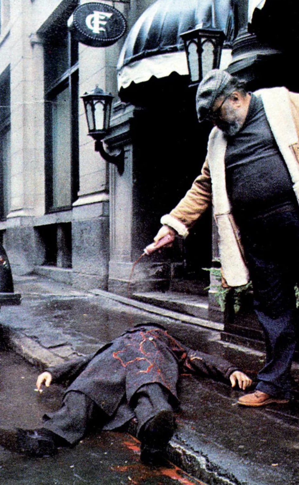 22 Behind-the-Scene Pics of Classic '80s Crime Flicks