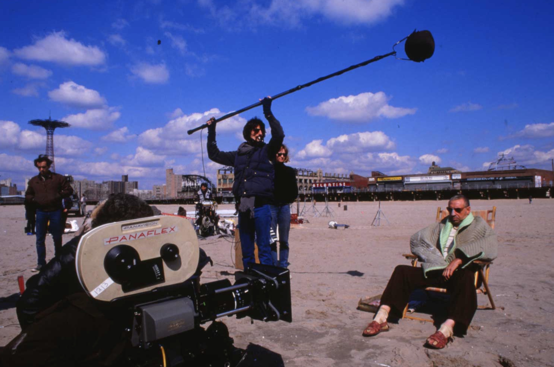 22 Behind-the-Scene Pics of Classic '80s Crime Flicks