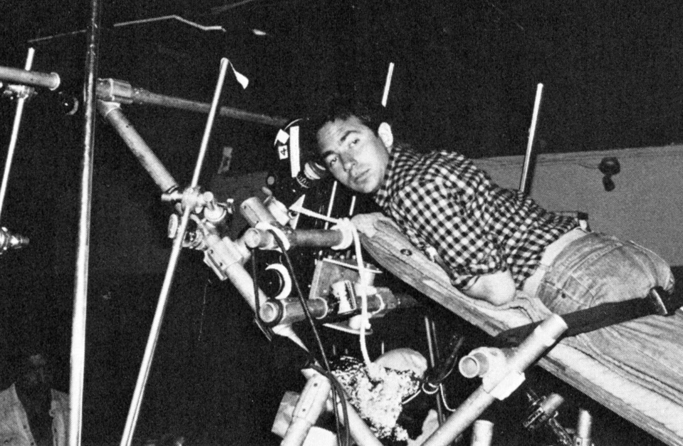 22 Behind-the-Scene Pics of Classic '80s Crime Flicks