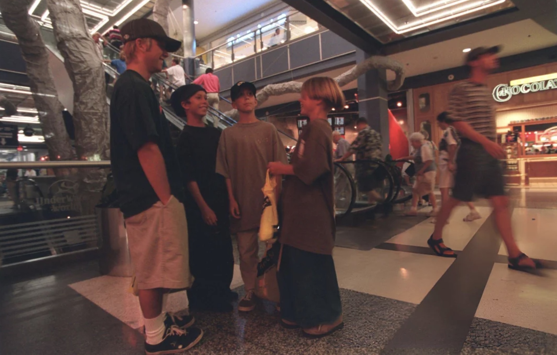 23 '90s Pics Showcasing the Golden Age of Malls