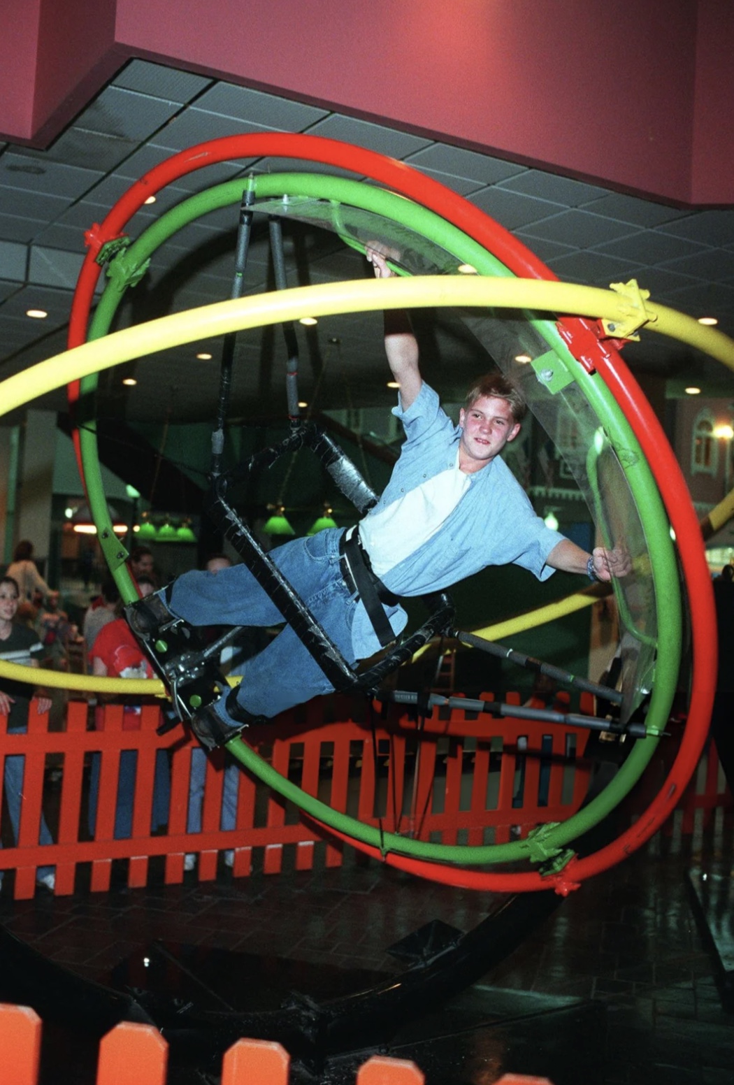 23 '90s Pics Showcasing the Golden Age of Malls