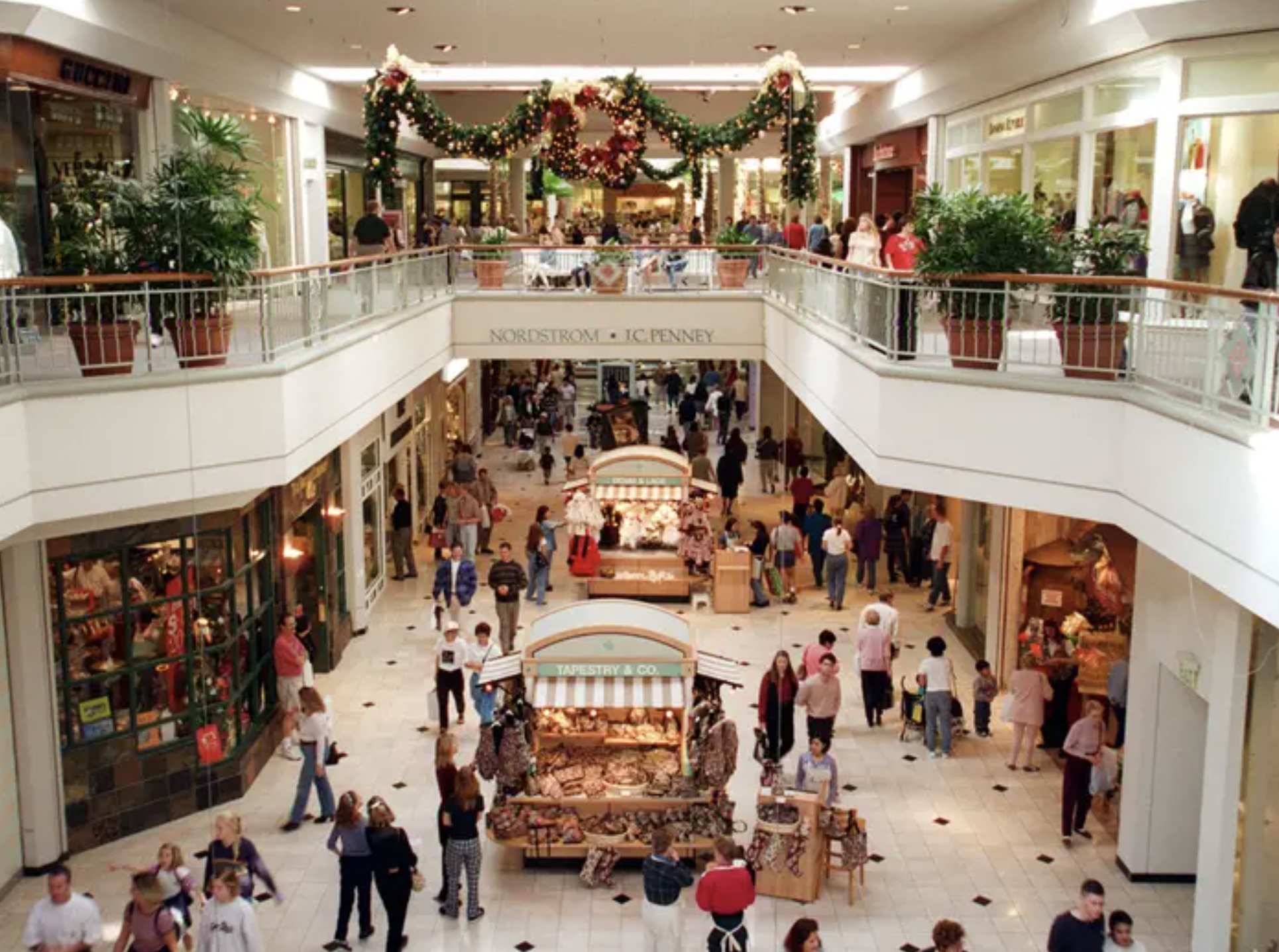 23 '90s Pics Showcasing the Golden Age of Malls
