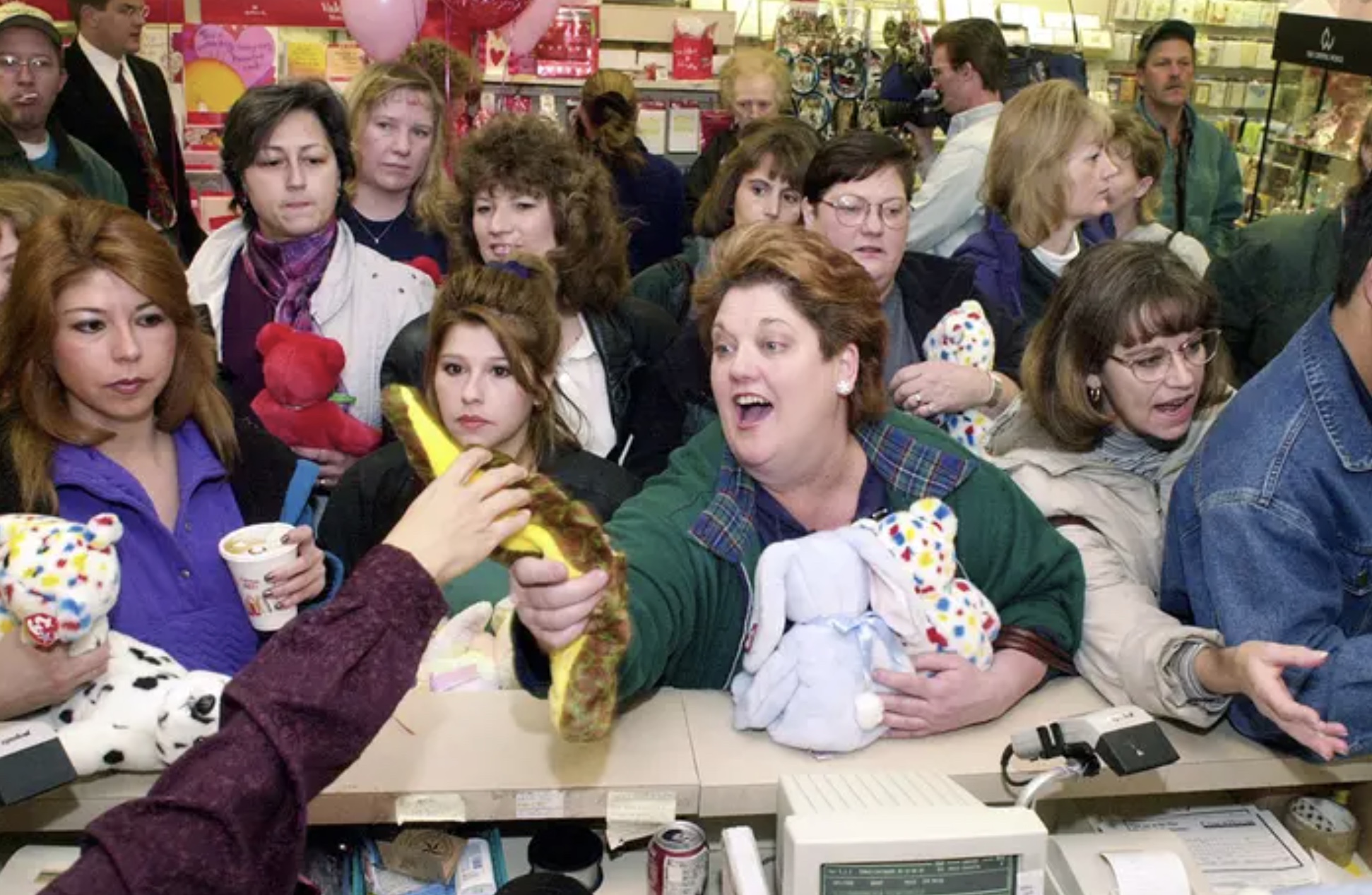 23 '90s Pics Showcasing the Golden Age of Malls