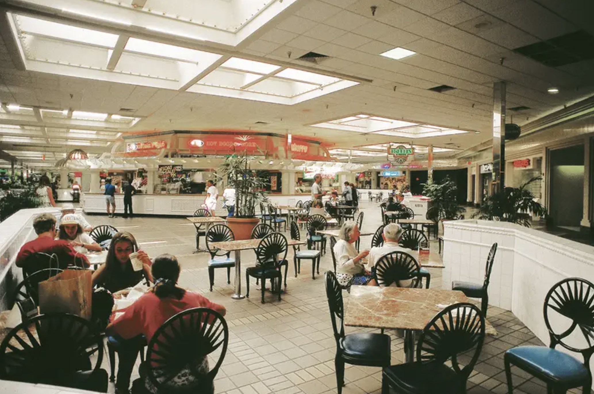 23 '90s Pics Showcasing the Golden Age of Malls