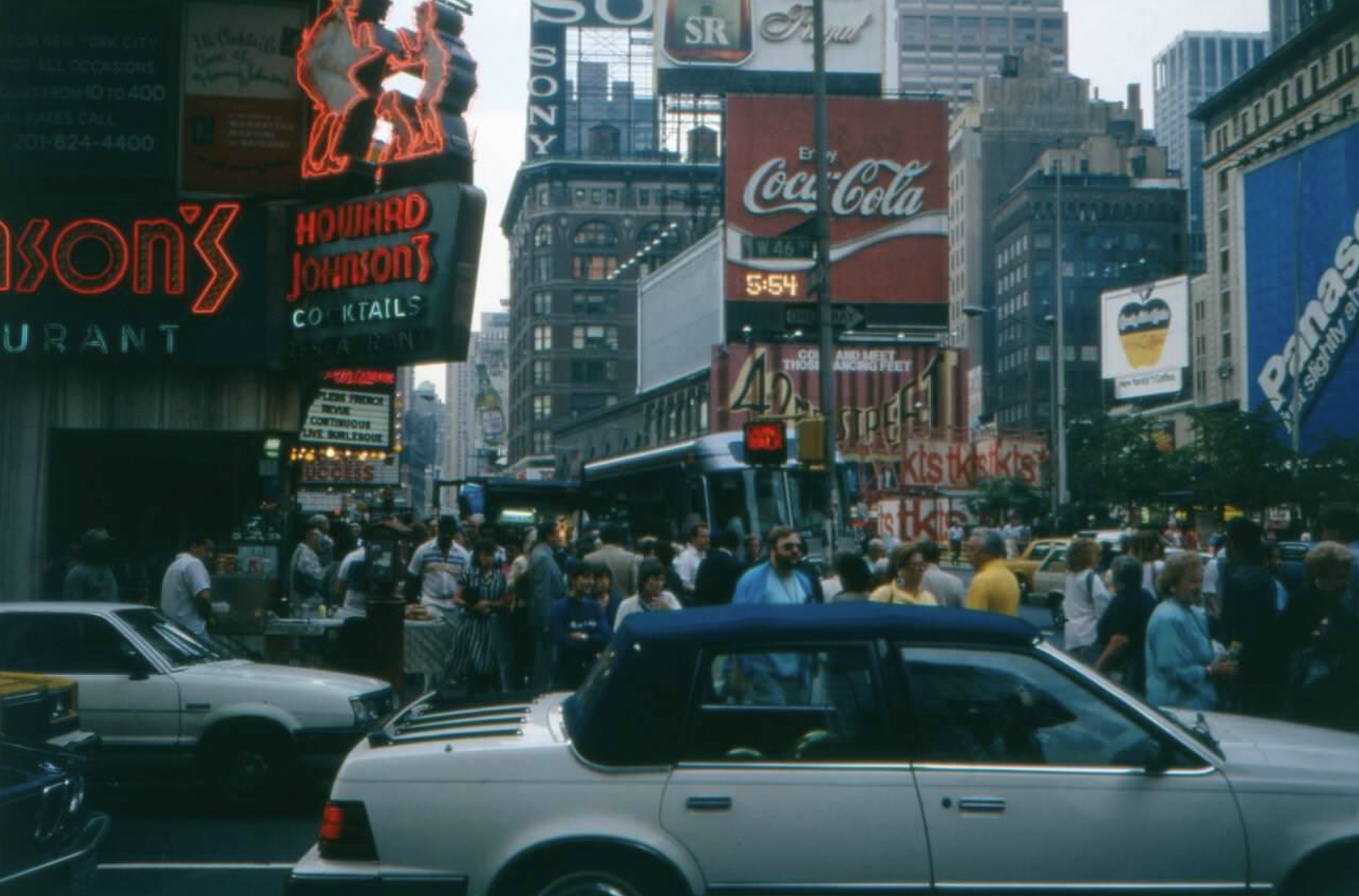 Urban Jungle: 22 Photos of NYC in the 1980s