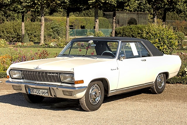 Opel Diplomat V8 