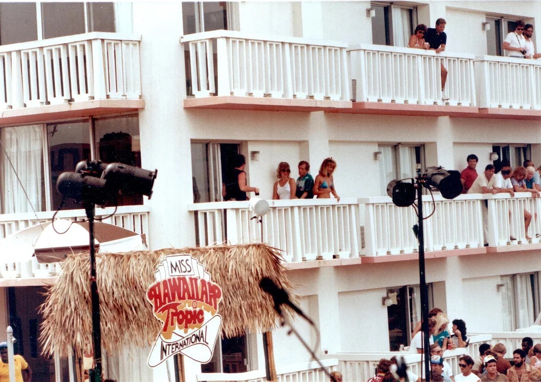 Miss Hawaiian Tropic 