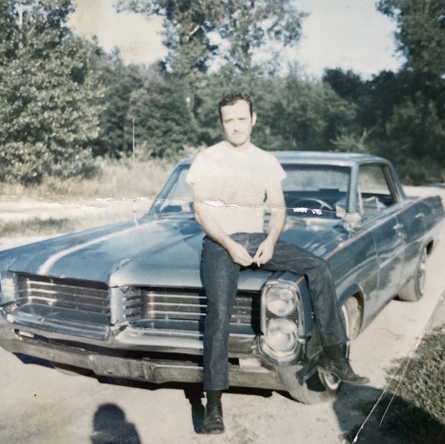 24 1970s Pics Of Chicks & Dudes On The Hoods Of Cars
