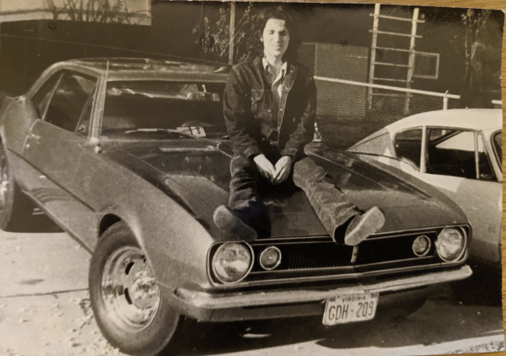 24 1970s Pics Of Chicks & Dudes On The Hoods Of Cars