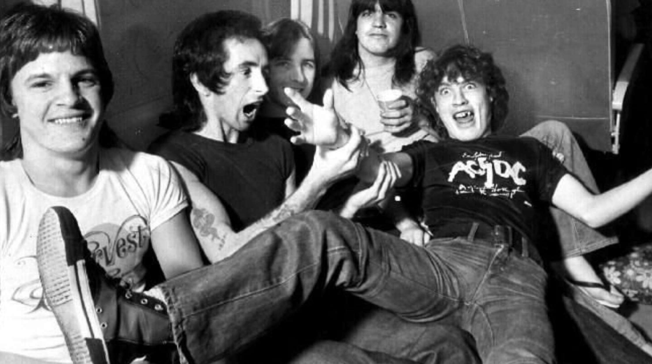 19 1970s Photos Inside Life On A Rock Band Tour Bus