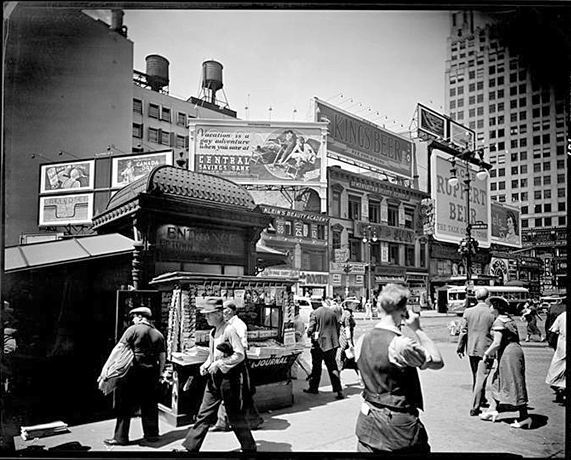 15 People Of The Past Who Look Like Time Travelers