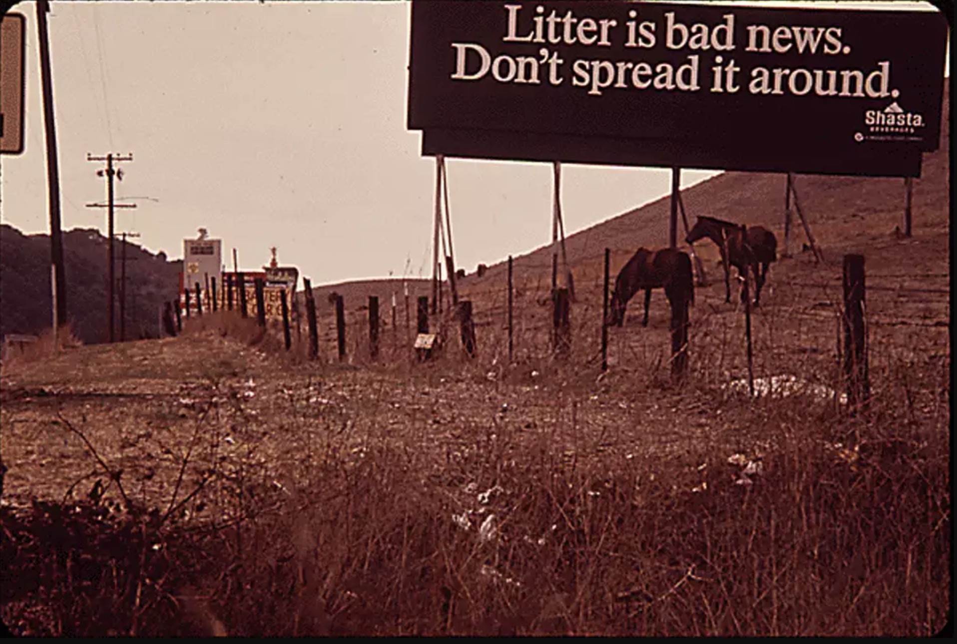26 Photos Remembering When Everybody Littered