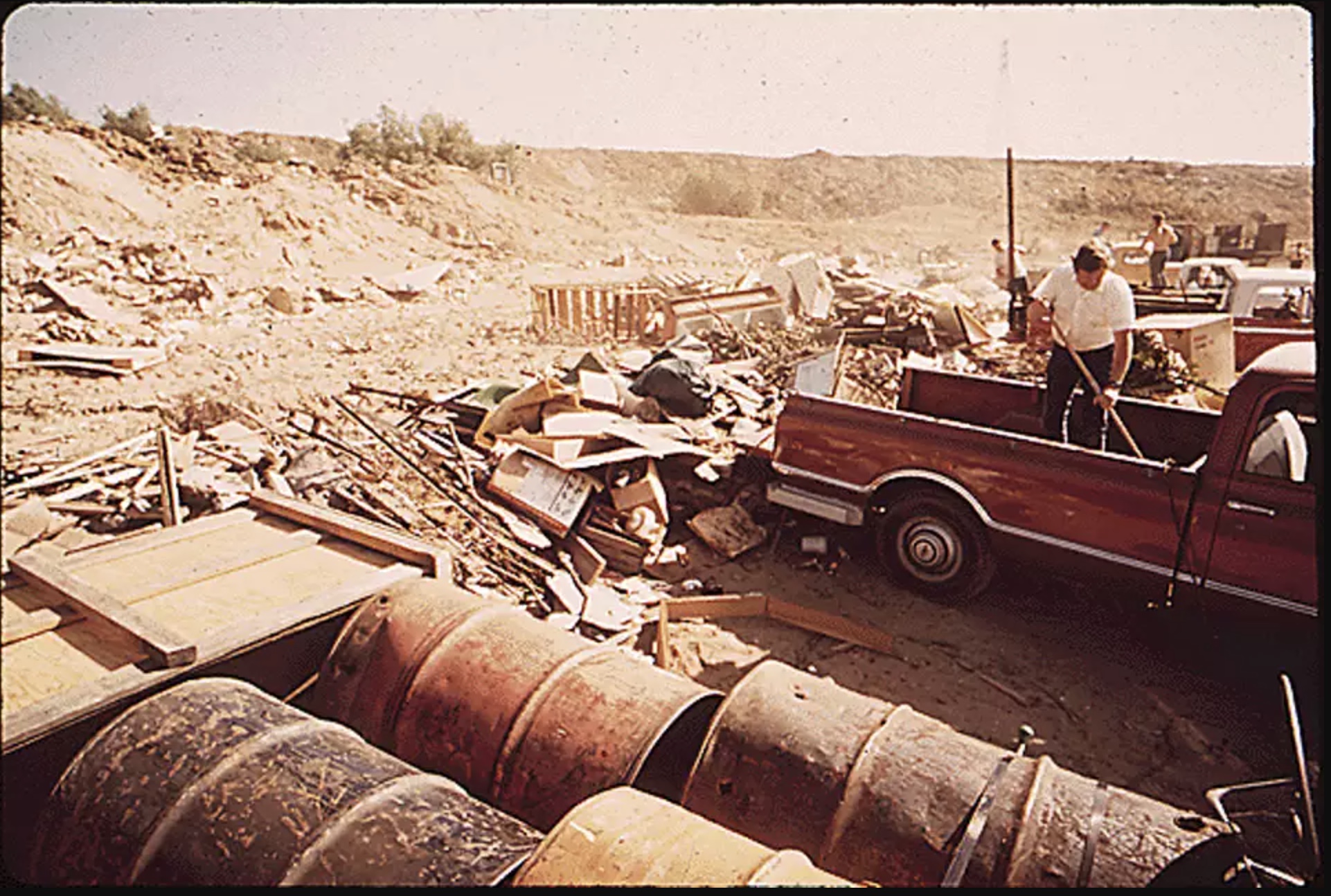 26 Photos Remembering When Everybody Littered